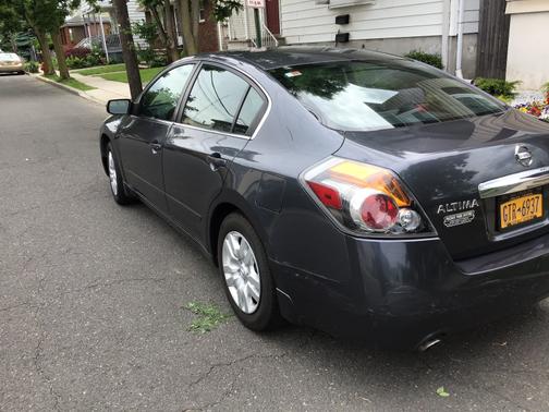 Photo 2 of 7 of 2012 Nissan Altima 2.5 S